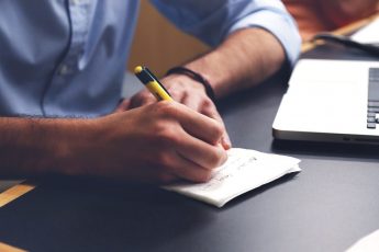Ecommerce copy: 5 questions to answer before you start writing
